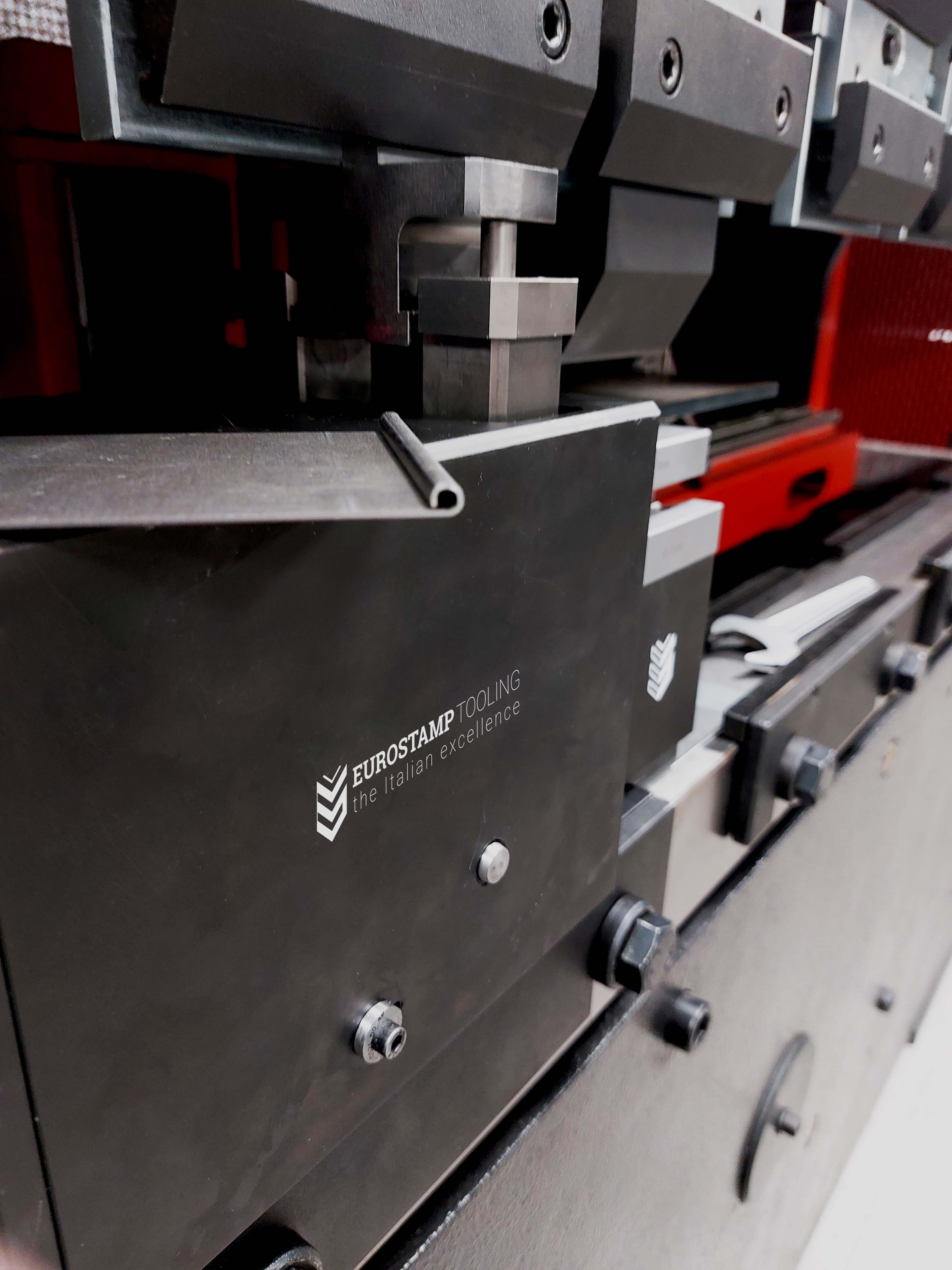 Hinge tools. Eurostamp Tooling